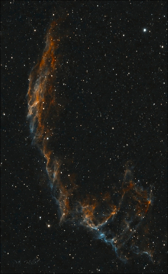 Der Cirrusnebel NGC NGC 6992 ist nur ein Teil der gesamten Cirrusnebel-Gruppe. Es handelt sich um einen Emissionsnebel und Reflexionsnebel.